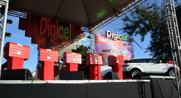 Winston Sill/Freelance Photographer
Digicel Christmas Promotion Draw and Handing-Over Ceremony, held at St. William Grant Park, West Parade on Wednesday January 15, 2014.