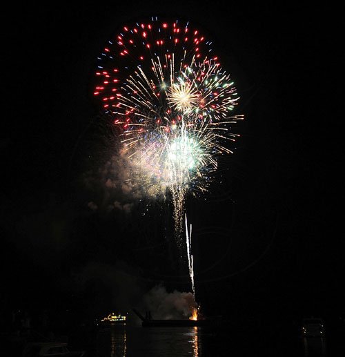 Gladstone Taylor / Photographer

Waterfront Fireworks show 2012