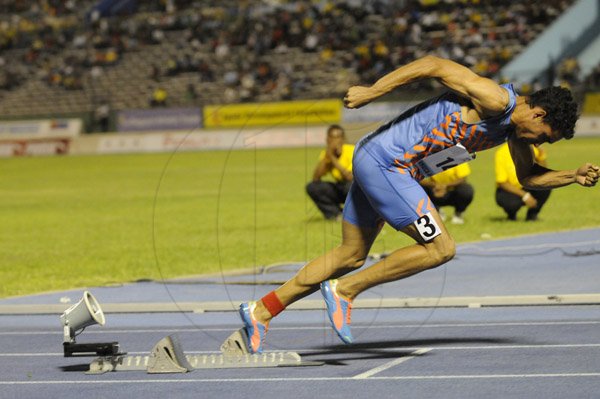 Gladstone Taylor / Photographer

Luguelin Santos places first in the mens 400m dash