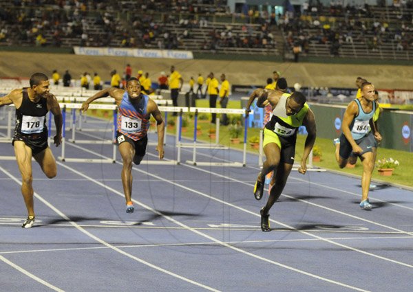 Gladstone Taylor / Photographer

Hansel Parchment places first 110m hurdles at the jamaica invitationals