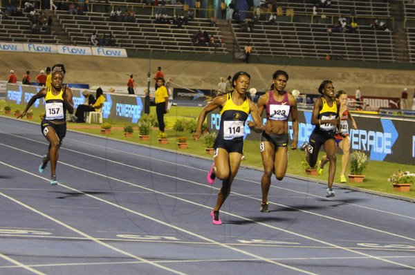 Gladstone Taylor / Photographer

Womens development 100m dash

Elaine Thompson (157), Natasha Morrison (114) and Nadine Palmer (123)