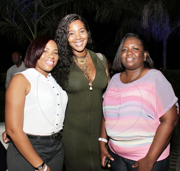 Ashley Anguin<\n>From left: Antoinette Harris, Alexa Brown and Camile Rowe. *** Local Caption *** @Normal:From left: Antoinette Harris, Alexa Brown and Camile Rowe.