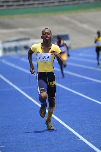 Ricardo Makyn/Staff Photographer
Junior High Schools track and field Championsips  2012 at the National Stadium day one at the National Stadium on Thursday 19.4.2012