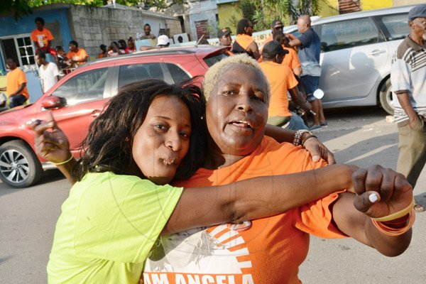 Rudolph Brown/Photographer
JLP and PNP supporters in Maverly on local Government election on Monday, November 28, 2016