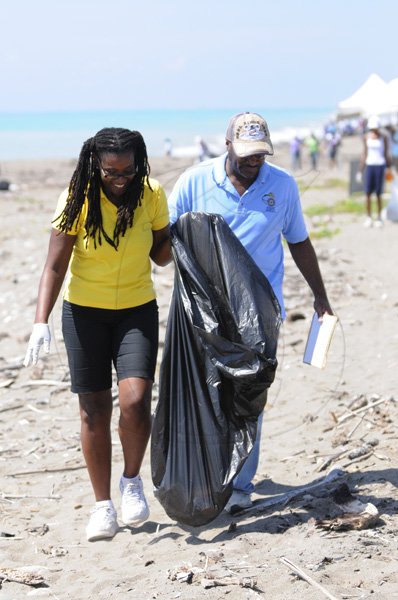 Jamaica Gleanergallerynepa Beach Clean Up