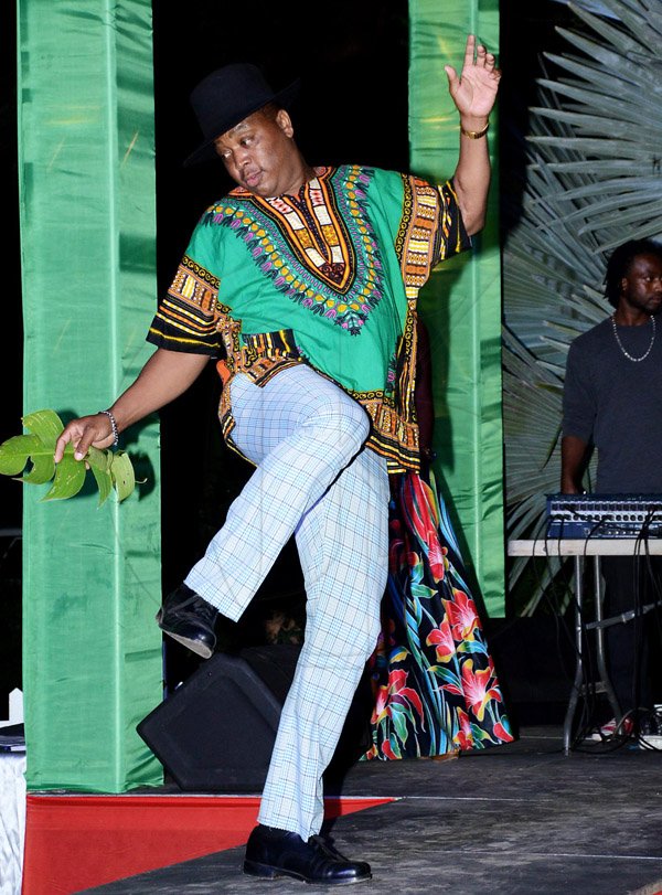 Winston Sill/Freelance Photographer
Pasco Mason entertaining the audience while modelling an Ashanti shirt with plaid pants and black fedora.