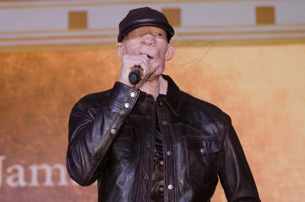 Shorn Hector/Photographer   Yellow Man performing at the Sagicor Group Jamaica Annual Corporate Awards on March 22, 2017 at the Jamaica Pegasus Hotel.