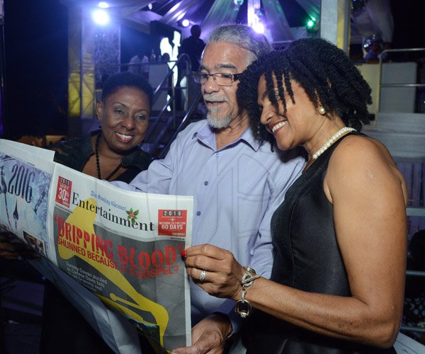 Ian Allen/Photographer
Gleaner give-away at Shaggy and Friends Concert on Saturday.