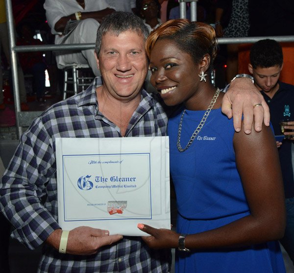 Ian Allen/Photographer
Gleaner give-away at Shaggy and Friends Concert on Saturday.