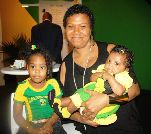 this-mon-takes-her-children-along-to-jamaica-house