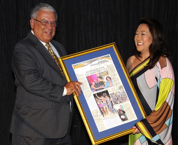 Gladstone Taylor / Photographer

Gleaner Honour Awards