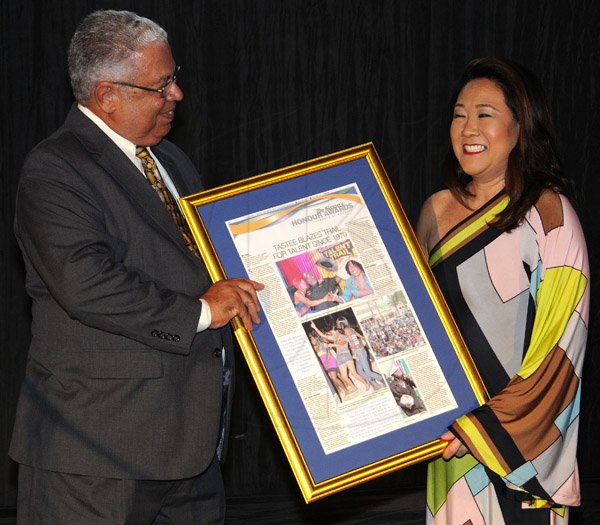 Gladstone Taylor / Photographer

Gleaner Honour Awards