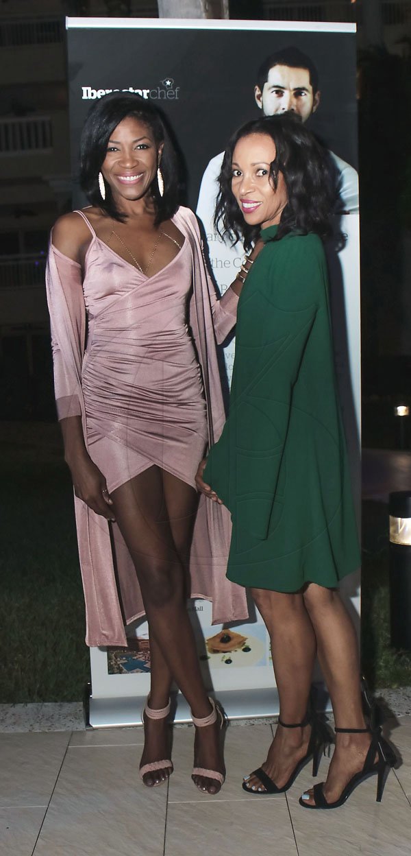 Ashley Anguin<\n>The gorgeous Tamrah Pryce (left) share lens with the fashionable Joan Lee of ReMax Elite. *** Local Caption *** @Normal:The gorgeous Tamrah Pryce (left) shares the lens with the fashionable Joan Lee of ReMax Elite.