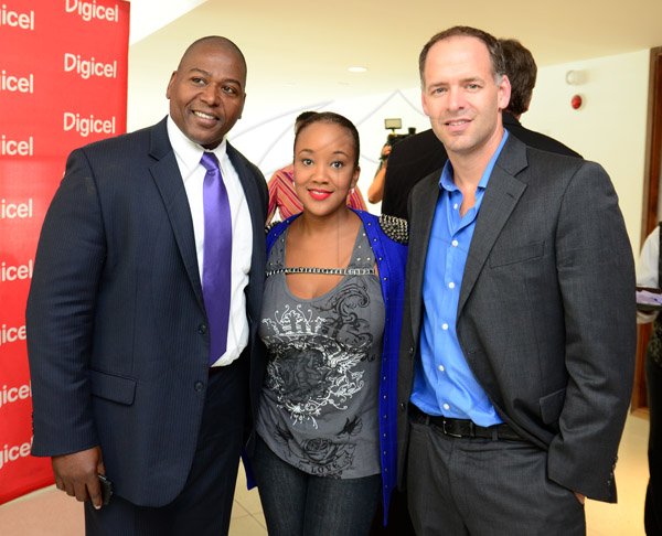Gladstone Taylor / Photographer

l-r Richard Burey (Manager Territory Channels, Blackberry), Tifa  and Sean Killen (Director-Carribbean, Blackberry) 


Digicel launches the Blackberry Q10 at their ocean boulevard head office yesterday afternoon