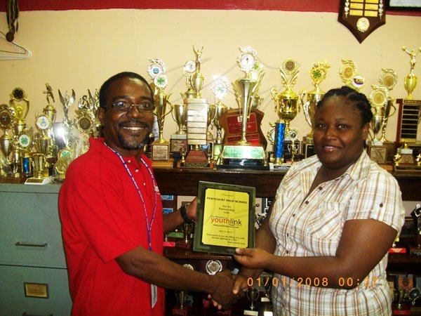 Contributed 
 Wayne Chambers of the Gleaner makes a presentation to the Ocho Rios High School