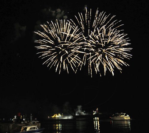 Gladstone Taylor / Photographer

Waterfront Fireworks show 2012