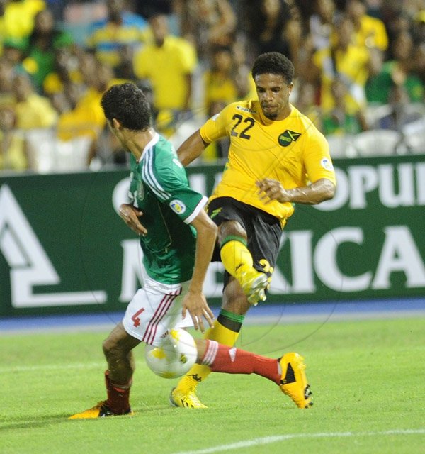 Ricardo Makyn/Staff Photographer
Jamaica vs Mexico in the World Cup qualifier at the National Stadium