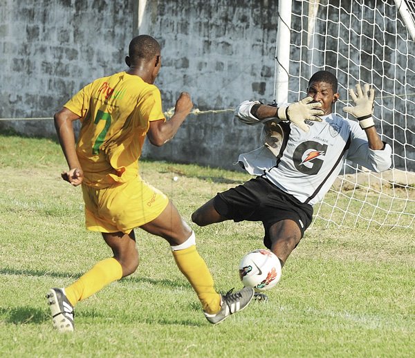 Ian Allen/Photographer
Campion College versus Excelsior High in Manning Cup Football. Excelsior won 12-0.