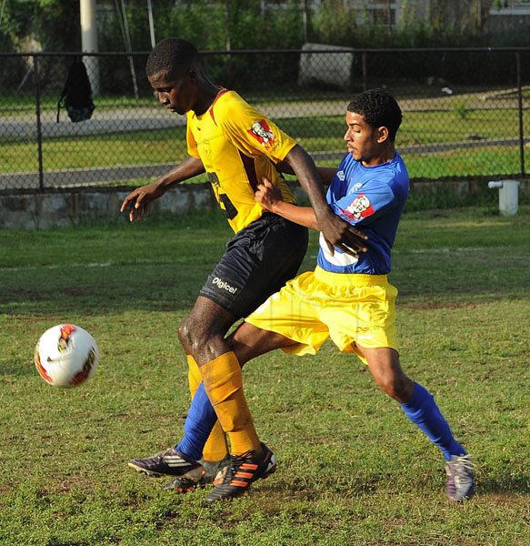 Ian Allen/Photographer
Ardenne High versus Staths in Manning Cup football at Ardenne High.