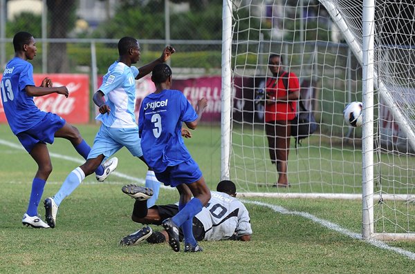 Ian Allen/Photographer
St.Georges College versus Cumberland High in Manning Cup Football at St.Georges College.