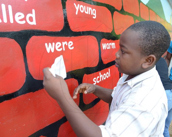 Ian Allen/Photographer
Word Wall Opening at Mount Olivet Primary School in Manchester on Friday.