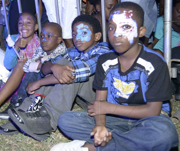 Gladstone Taylor / Photographer

from left Ryhanna Duckett, Nickell Grey, Nathan Hall and Johnathan Scully

Fireworks on the waterfront 2014 at Ocean Boulevard, Kingston