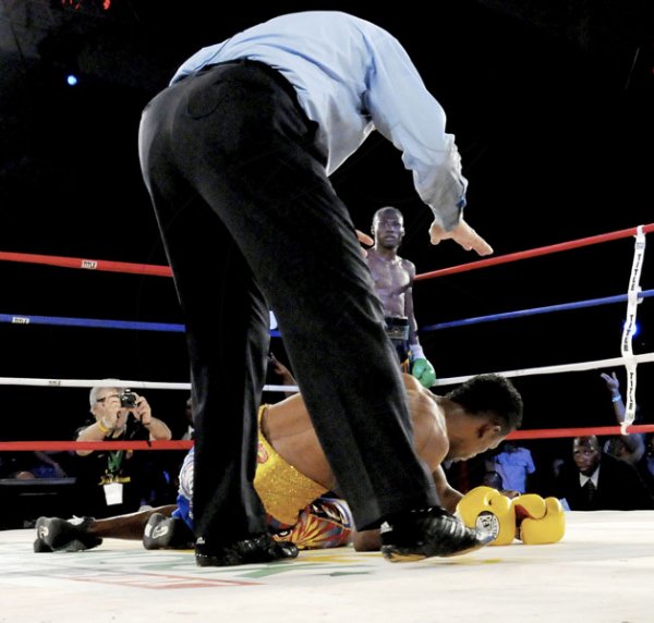 Winston Sill / Freelance Photographer
Rumble on Jamrock Boxing Tournament, held at the National Indoor Sports Centre (NISC), Stadium Complex on Saturday night December 8, 2012.
